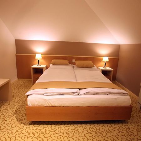 Hotel Gallus Sesvete Cameră foto