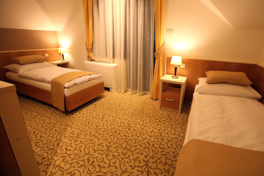 Hotel Gallus Sesvete Cameră foto
