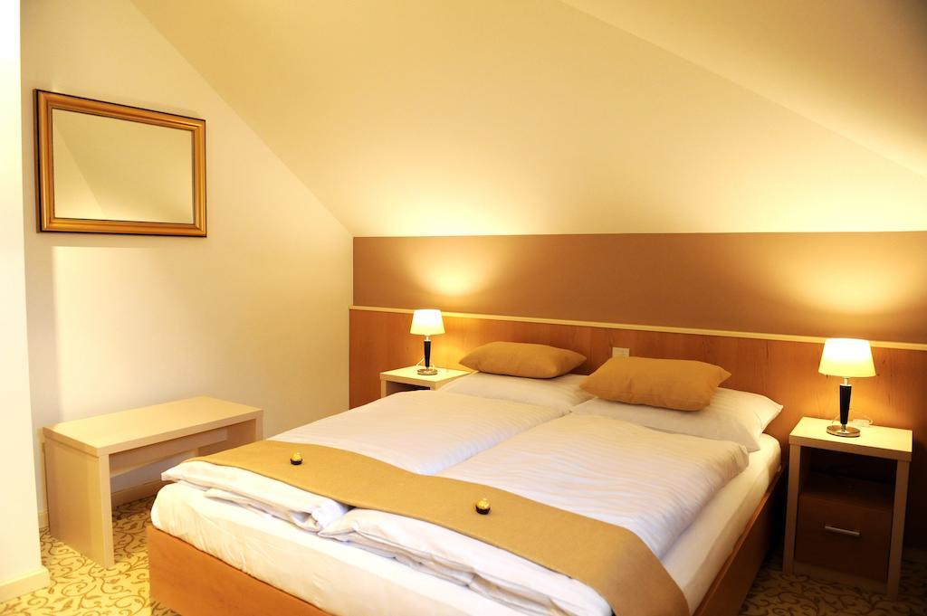 Hotel Gallus Sesvete Cameră foto